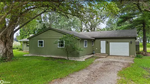 1810 N 8th St, Clear Lake, IA 50428