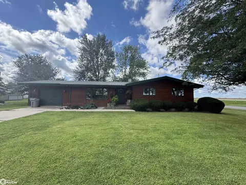 910 Pamela St, Moravia, IA 52571
