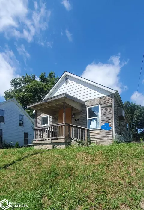 722 S 14th St, Keokuk, IA 52632
