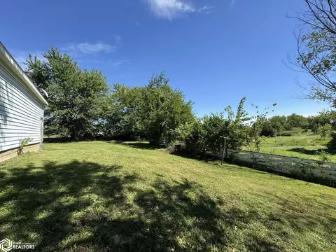 Exterior - 204 Vine, Cincinnati, IA 52549 photo 2 of 3