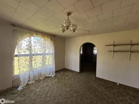 Living - 204 Vine, Cincinnati, IA 52549 photo 1 of 4