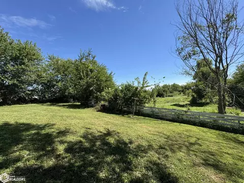 Exterior - 204 Vine, Cincinnati, IA 52549 photo 3 of 3
