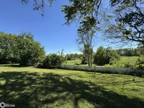 Exterior - 204 Vine, Cincinnati, IA 52549 photo 1 of 3