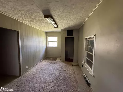Other - 204 Vine, Cincinnati, IA 52549 photo 4 of 5