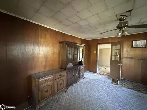 Living - 204 Vine, Cincinnati, IA 52549 photo 3 of 4