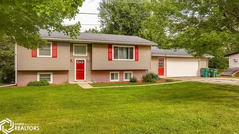 522 N Vine St, Agency, IA 52530