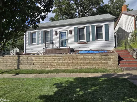 830 North St, Burlington, IA 52601