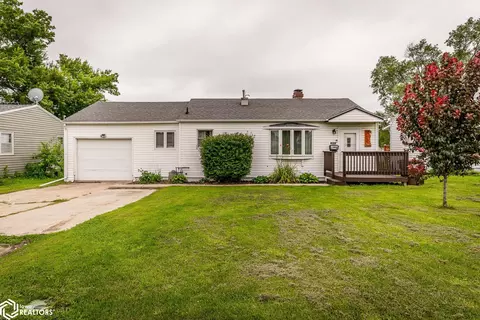 1025 S 8th Ave, Marshalltown, IA 50158