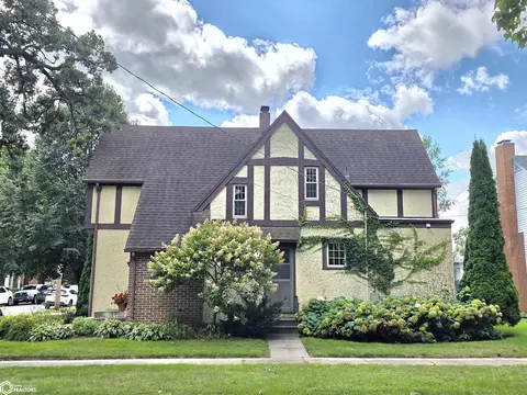 820 N Jefferson Ave, Mason City, IA 50401