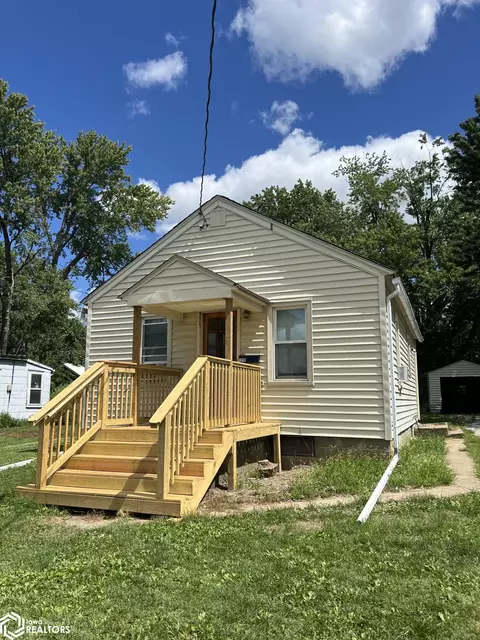 1310 S 1st St, Oskaloosa, IA 52577