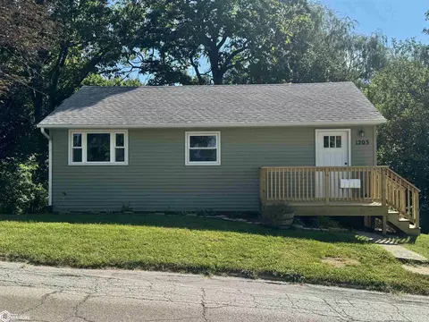 1203 S Main St, Leon, IA 50144