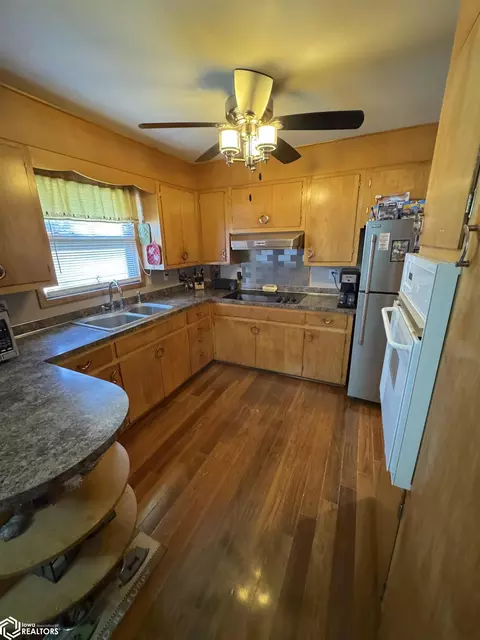 1007 N Maple St, Creston, IA 50801 photo 9