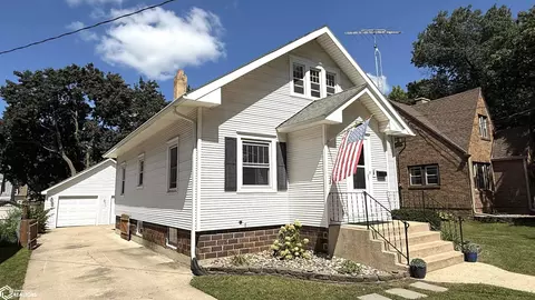 1048 1st St NW, Mason City, IA 50401