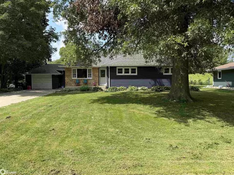 106 E Market St, Steamboat Rock, IA 50672
