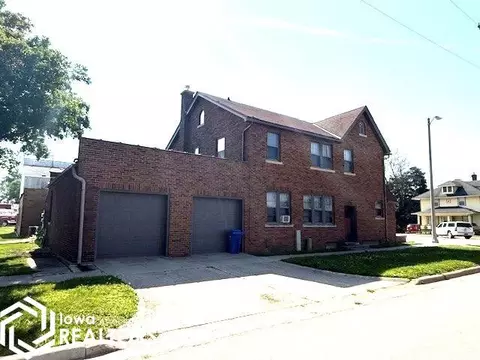 220 W State St, Algona, IA 50511