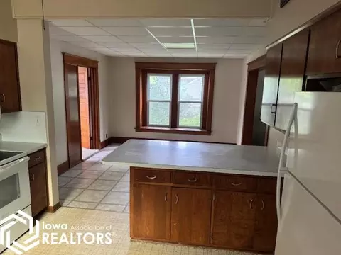1024 E Mcgregor St, Algona, IA 50511 photo 2