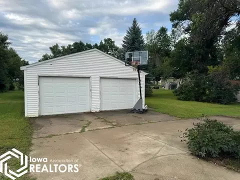1024 E Mcgregor St, Algona, IA 50511 photo 5