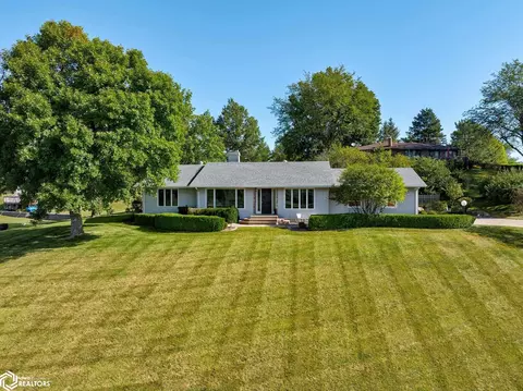 1015 Lakeshore Dr, Osceola, IA 50213