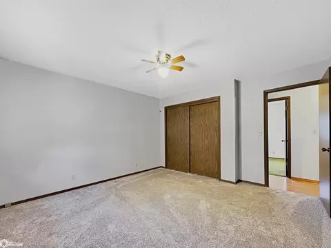 Bedroom - 814 3rd St NW, Hampton, IA 50441 photo 2 of 5