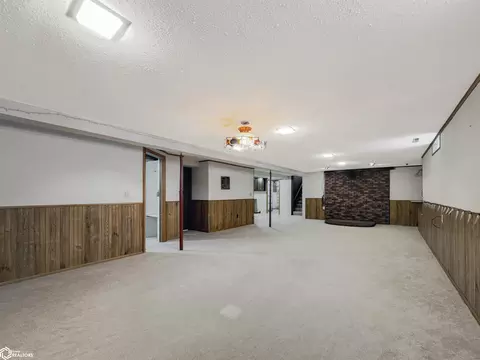 Living - 814 3rd St NW, Hampton, IA 50441 photo 6 of 7