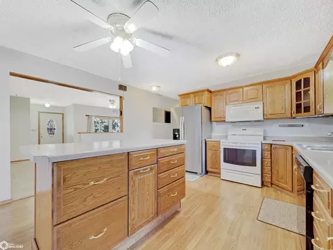 Kitchen - 814 3rd St NW, Hampton, IA 50441 photo 3 of 4