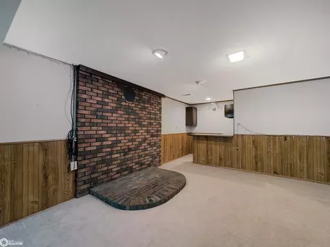 Living - 814 3rd St NW, Hampton, IA 50441 photo 7 of 7