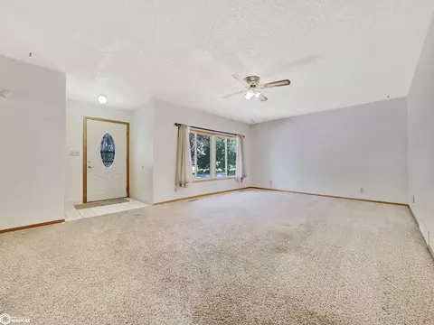 Living - 814 3rd St NW, Hampton, IA 50441 photo 3 of 7
