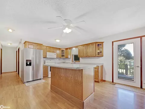 Kitchen - 814 3rd St NW, Hampton, IA 50441 photo 1 of 4