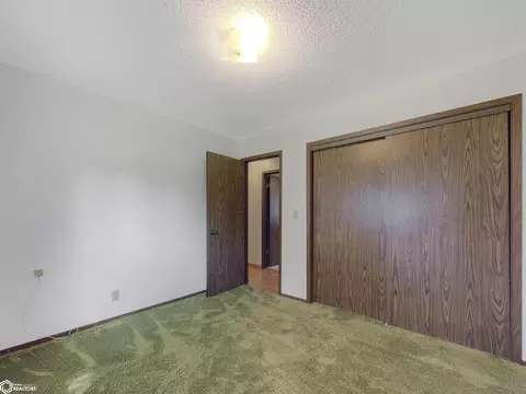 Bedroom - 814 3rd St NW, Hampton, IA 50441 photo 4 of 5