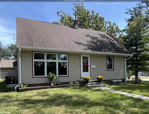 1011 Crest Dr, Creston, IA 50801