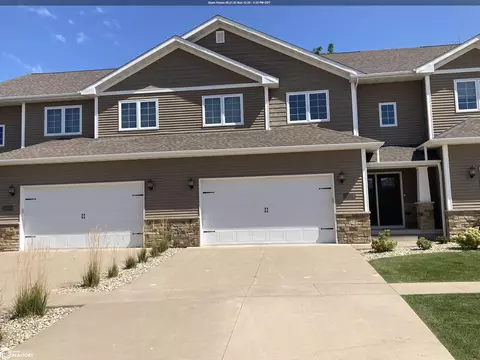5178 Deerfield Dr, Burlington, IA 52601