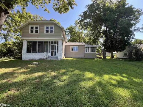 860 N 5th St, Hamilton, IL 62341