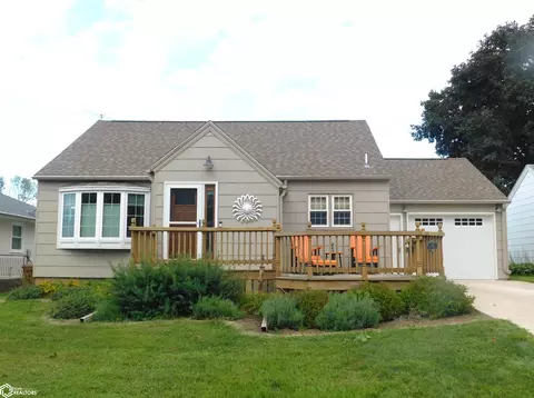 912 Center St, Manning, IA 51455