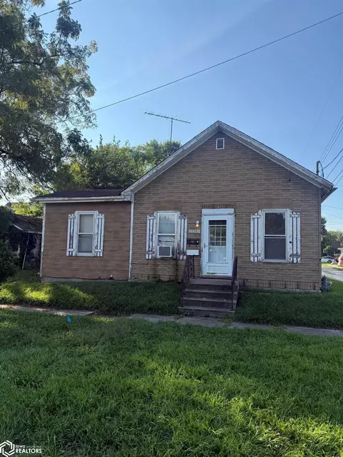 1101 Walnut St, Burlington, IA 52601