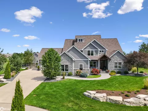 612 Monticello Dr, Burlington, IA 52601