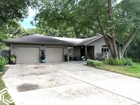 109 Sunset Dr, Algona, IA 50511