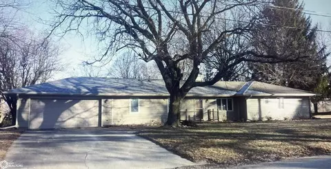 2161 Forrest Ave, Oskaloosa, IA 52577