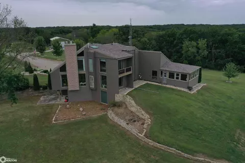 19297 Route J40 Rte, Keosauqua, IA 52565