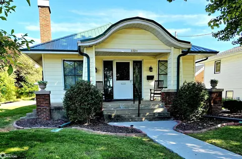 2224 Sunnyside Ave, Burlington, IA 52601