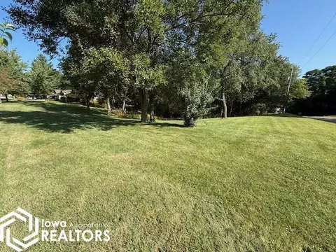 3125 Holiday Ln, Brooklyn, IA 52211