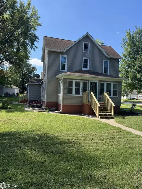 602 E Maple St, Hubbard, IA 50122