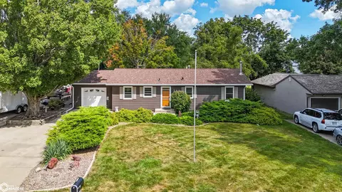 1213 W Anson St, Marshalltown, IA 50158