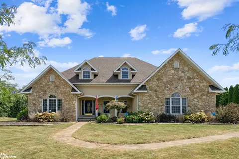 3436 Hickory Hills Dr, Wever, IA 52658