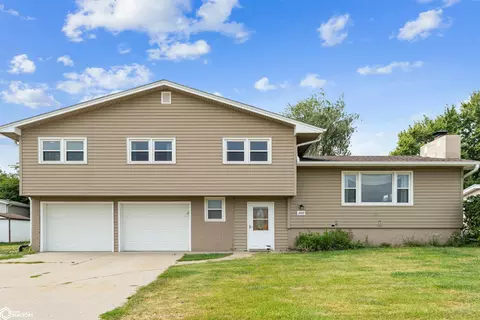 2019 Catalina Pl, Marshalltown, IA 50158