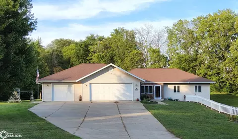 310 E Baker St, Avoca, IA 51521