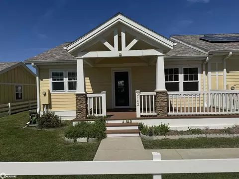 2142 Garnet Ln, Fairfield, IA 52556