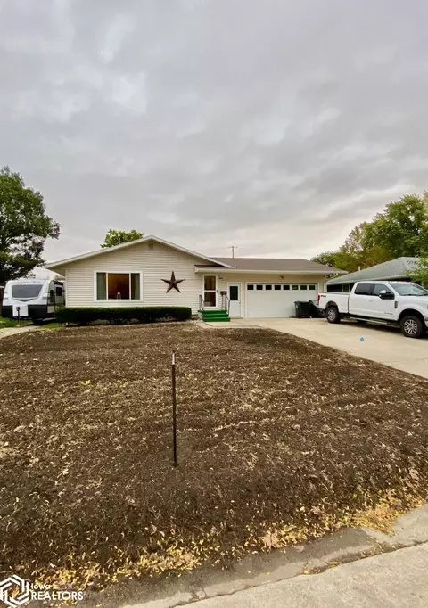 816 9th Ave NE, Belmond, IA 50421