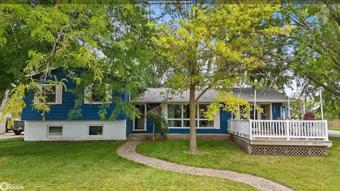 902 N Shore Dr, Clear Lake, IA 50428