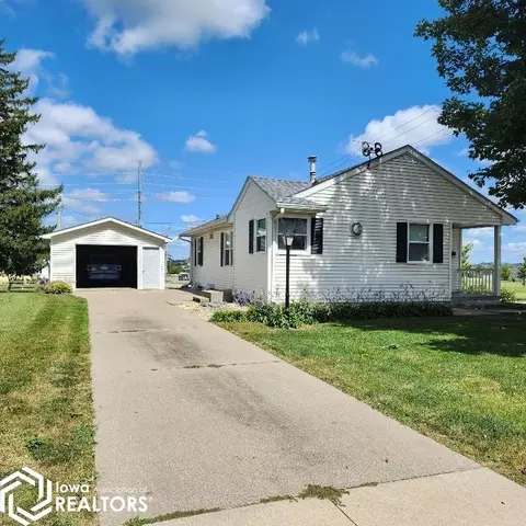 1710 Elder Dr, Marshalltown, IA 50158