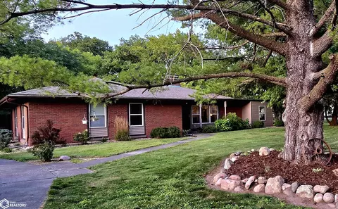 2826 Sunnyside Ave, Burlington, IA 52601